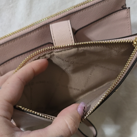 Michael Kors Women's Jet Set Travel Double Zip Wristlet/Powder Blush - Picture 9 of 10